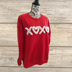 Trendy XOXO Chenille Embroidered Sweatshirt – Cute & Cozy Valentine’s Day Pullover